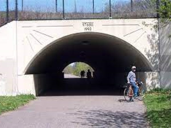 Mendota Heights - Great Rivers Trail, downtown St Paul, 35E crossing